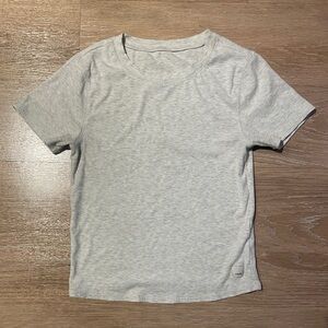 Vuori pose fitted tee